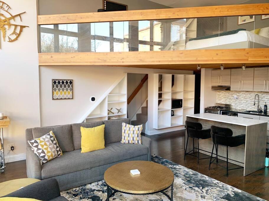 Lincoln Park Light-Filled Loft Apartment Chicago Exterior photo